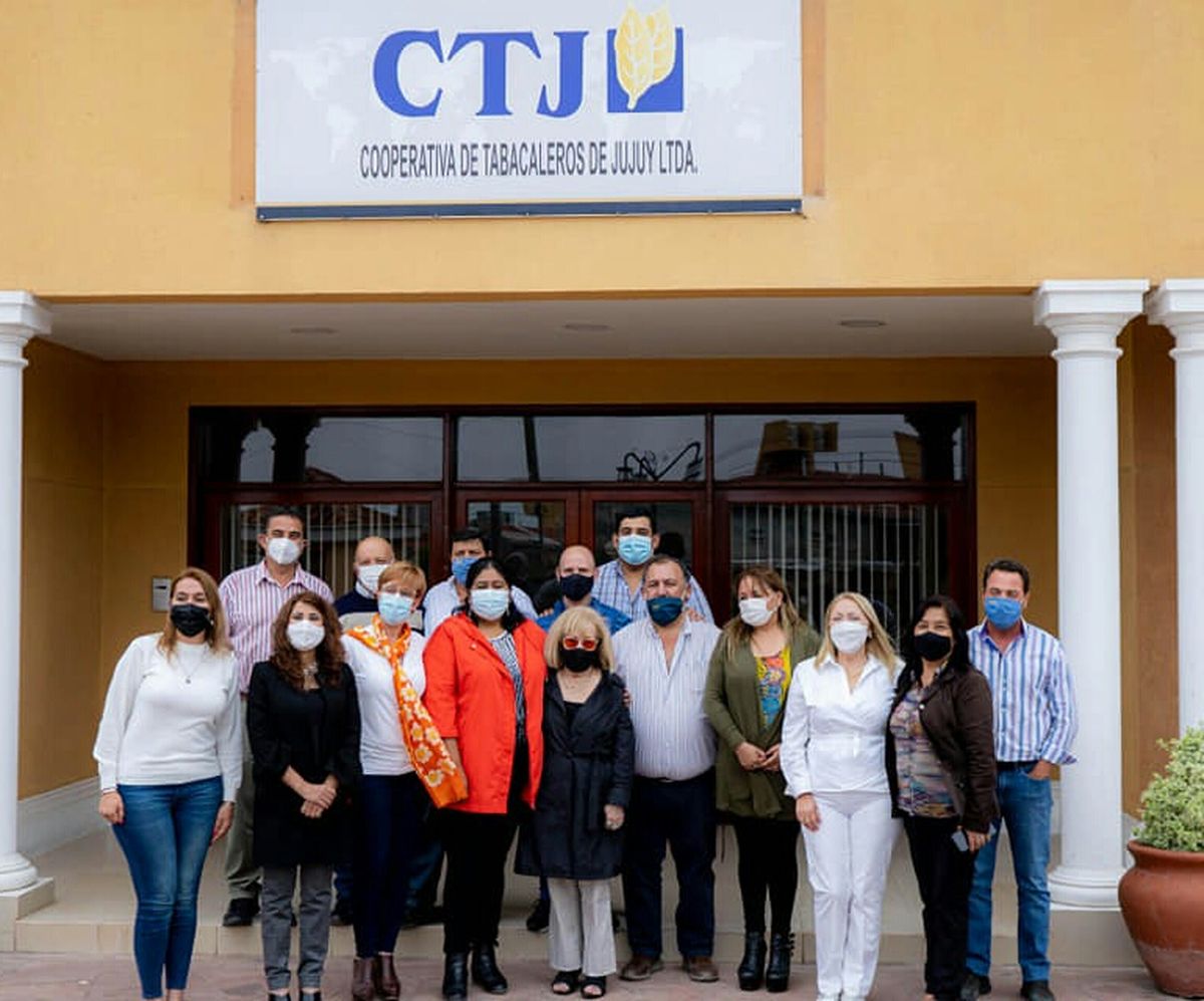Reunión en la Cooperativa de Tabacaleros de Jujuy