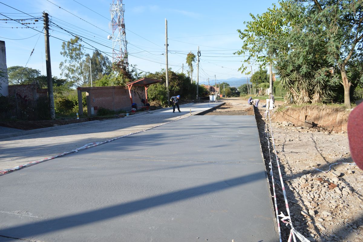 Las obras en barrio Alto La Viña son de cordón cuneta en Av. Benavente y de pavimentación de zona de rotonda