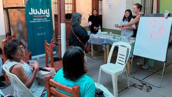 taller sobre siembra de tomate en huertas escolares y comunitarias