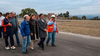 Sadir supervisó avances del complejo deportivo y la pista de atletismo internacional en Alto Comedero