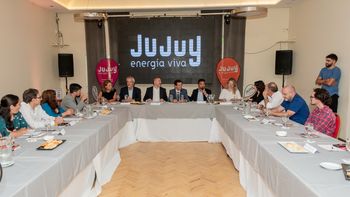 se presento el anuario turistico de jujuy