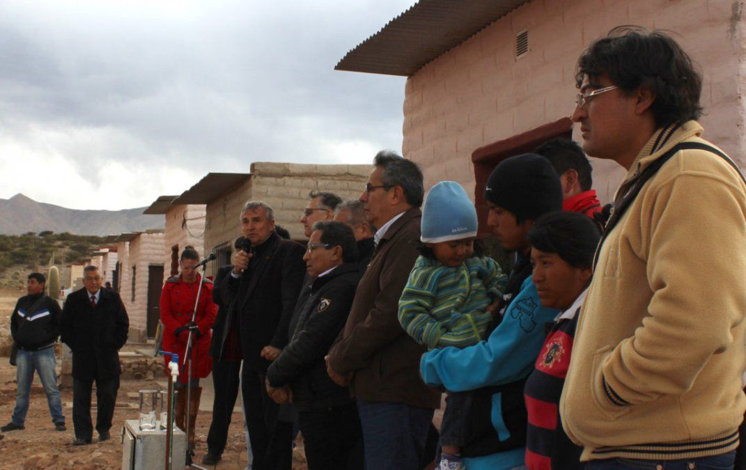 El agua potable llegó al barrio de la Tupac Amaru en Humahuaca
