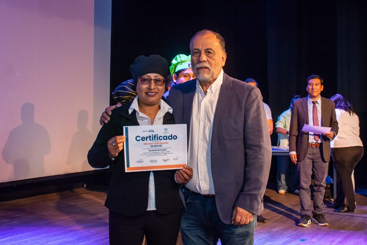 La Academia de Oficios entregó más de 200 certificados de Formación Laboral