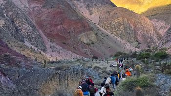 Multitudinario recibimiento a la Virgen de Punta Corral en Tumbaya