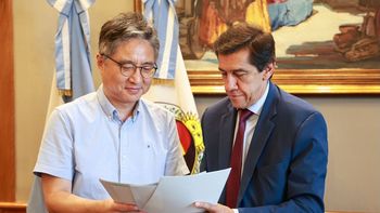 El gobernador Sadir entregó el certificado de Crédito Fiscal a la empresa Tsingshan South América