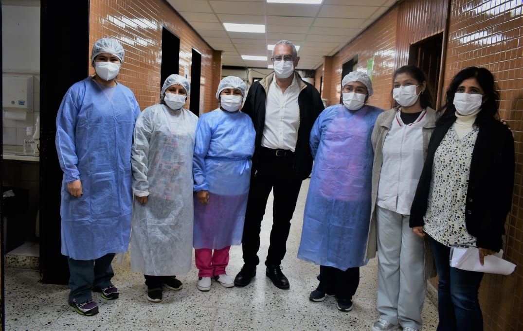 comenzo la vacunacion con refuerzo a personal de salud y mayores de 60 con factores de riesgo