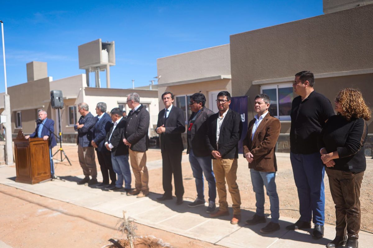 Sadir entregó las llaves de las viviendas a familias de Abra Pampa