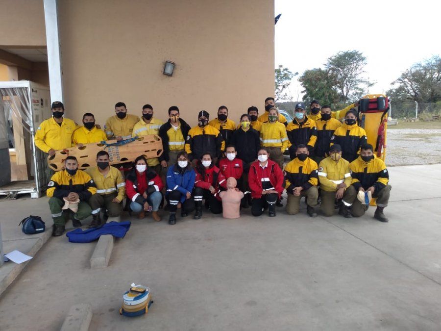Brigadistas de la Dirección de incendios de vegetación y emergencias ambientales