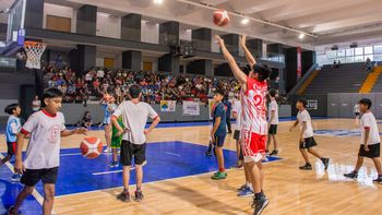mas de 200 profesores de educacion fisica se capacitan en basquet formativo