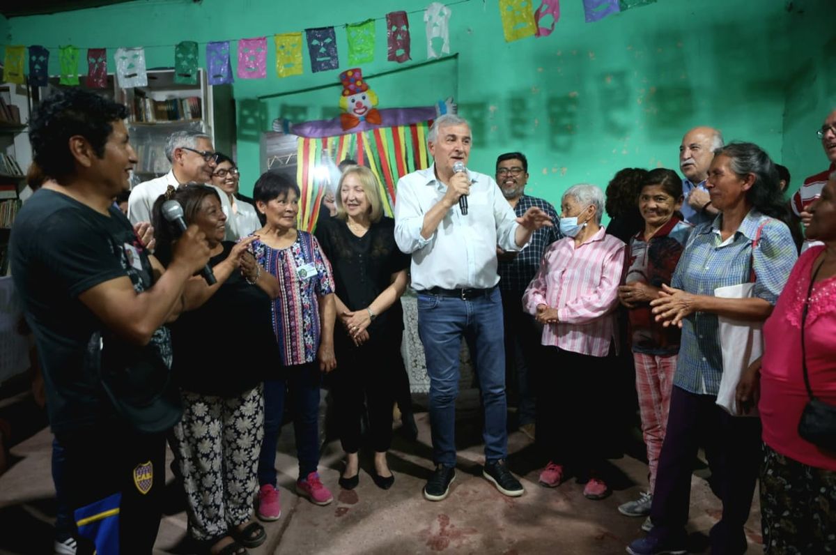 Morales visitó el barrio Nueva Esperanza B5 de Alto Comedero