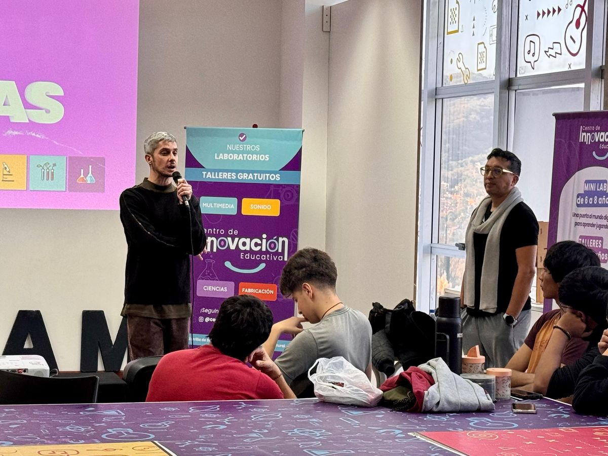 La Comisión Estudiantil se capacita para la promoción del buen trato en redes sociales