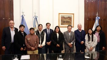 El Gobierno de Jujuy otorgó becas a estudiantes de la carrera de Medicina
