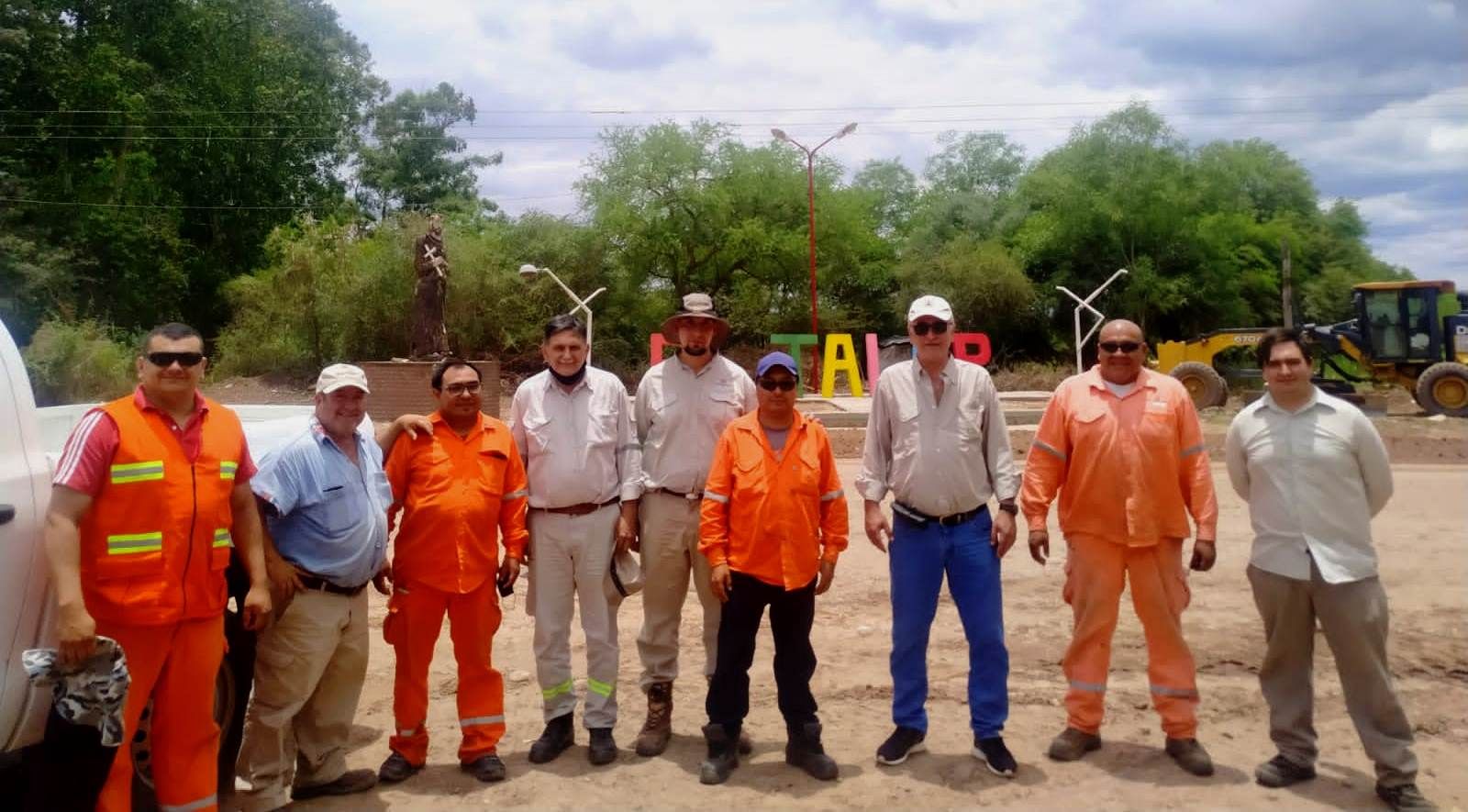 Las obras para mejora de la RP 37, tramo El Talar-Vinalito, son ejecutadas por administración, con equipos de trabajadores y maquinaria de la DPV.