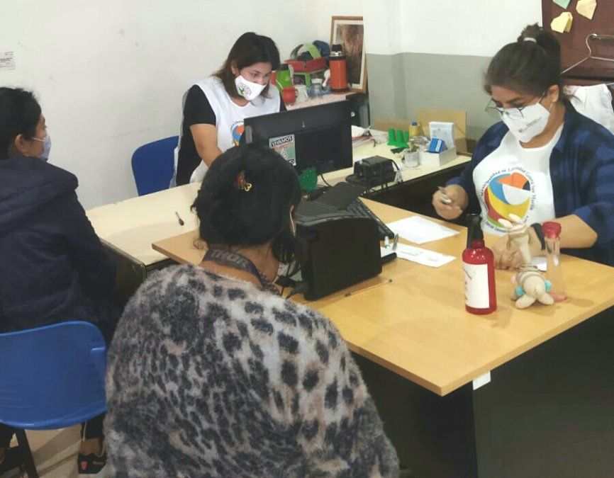 Entrega de Tarjeta AlimentAr para titulares de Libertador General San Martín