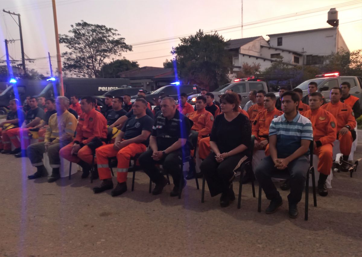 Jujuy despidió a equipos de lucha contra los incendios en las Yungas