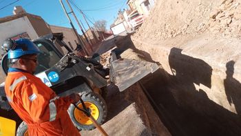 Agua Potable de Jujuy avanza en la instalación de una nueva red cloacal para La Quiaca 