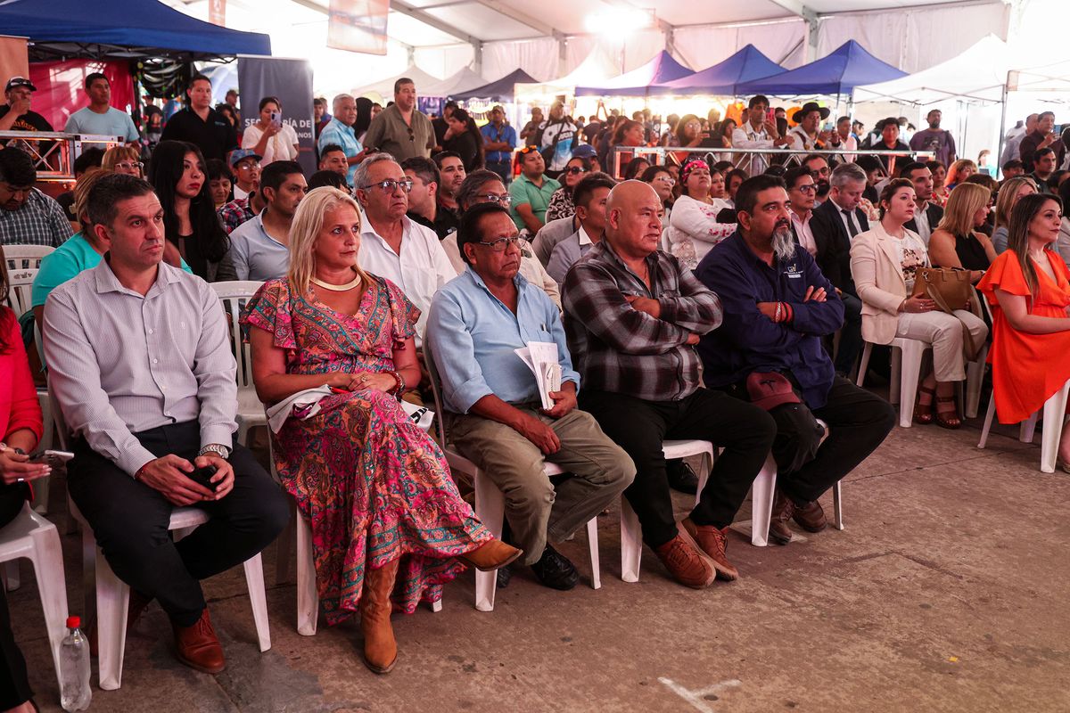 El gobernador Sadir impulsa la capacitación en oficios El gobernador Sadir impulsa la capacitación en oficios