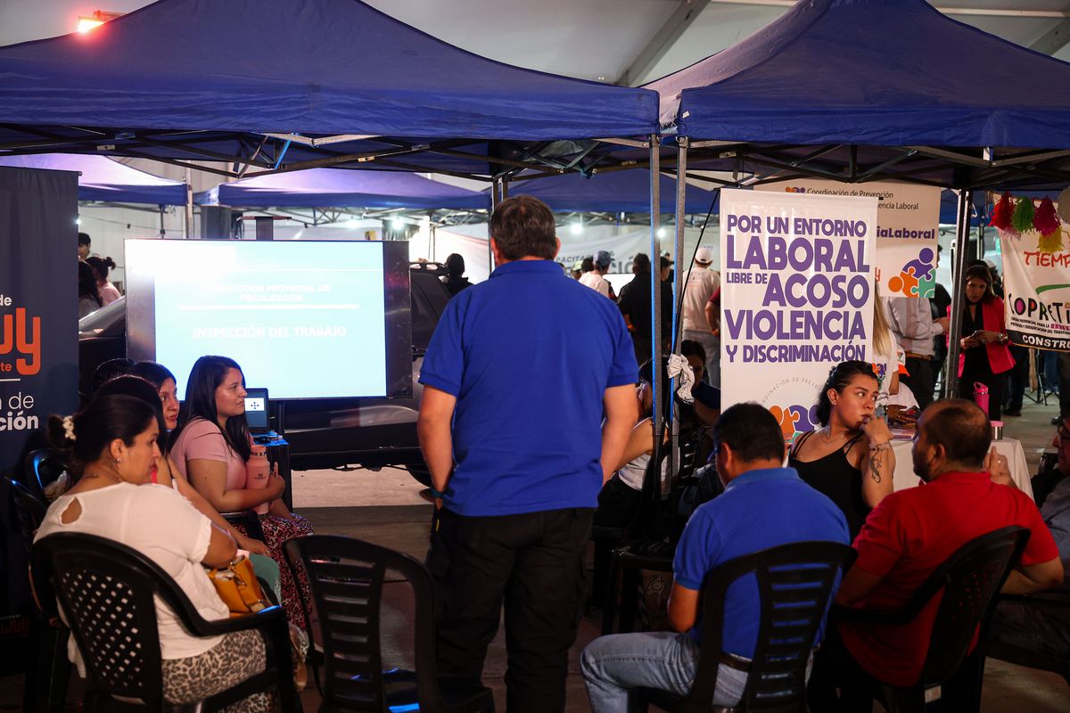 El gobernador Sadir impulsa la capacitación en oficios El gobernador Sadir impulsa la capacitación en oficios