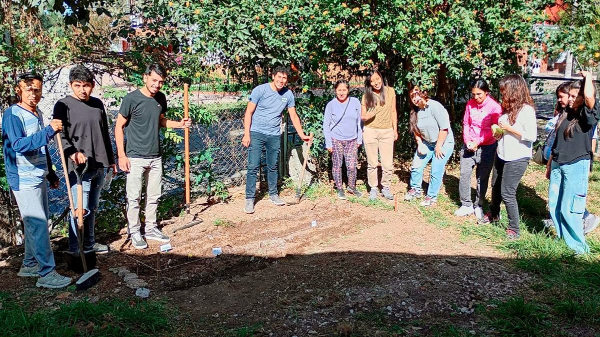 Continúan los talleres de Huertas Agroecológicas en escuelas de niveles inicial y primario Continúan los talleres de Huertas Agroecológicas en escuelas de niveles inicial y primario