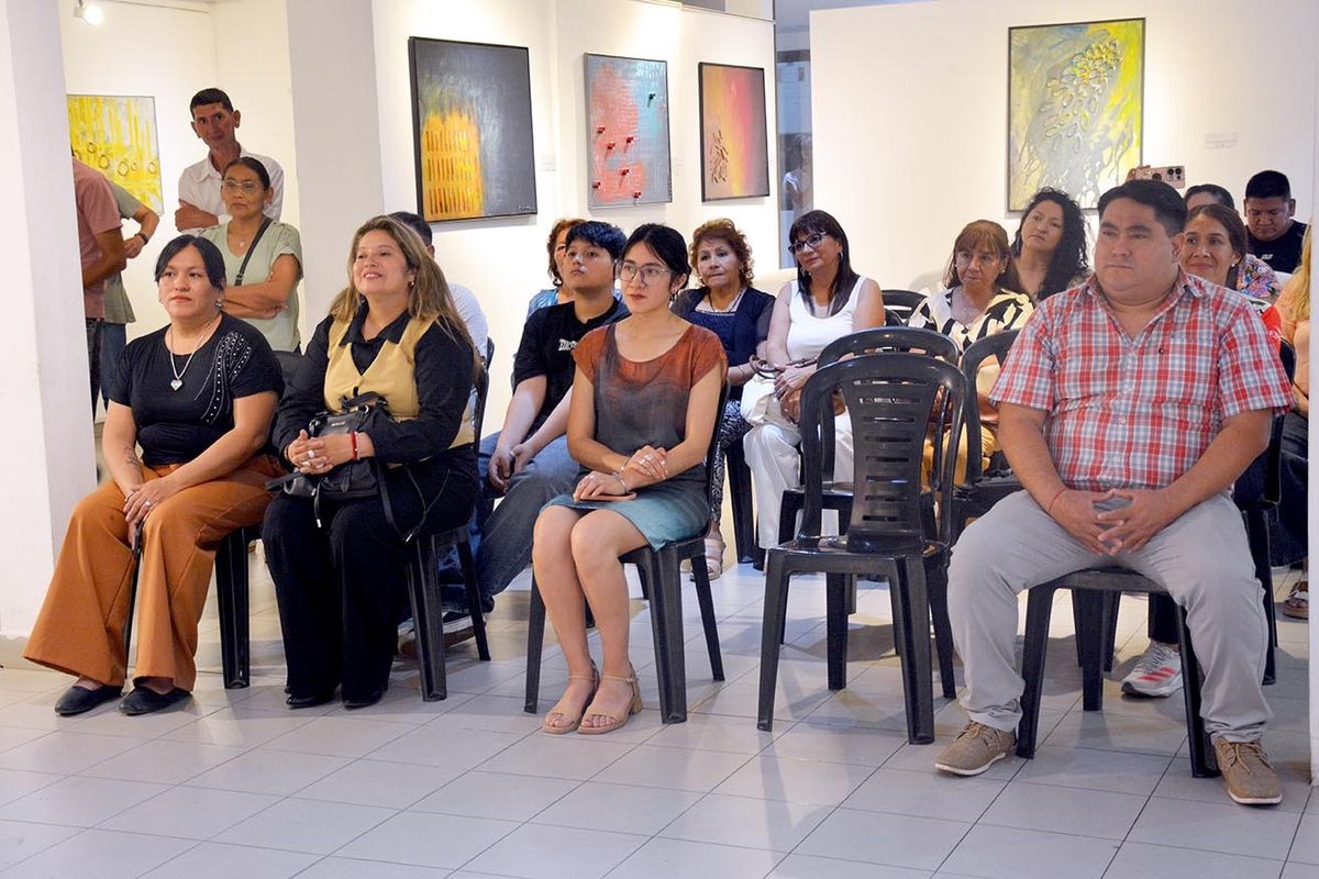 Se presentó el libro Como miel de caña de Mónica Paredes Se presentó el libro Como miel de caña de Mónica Paredes