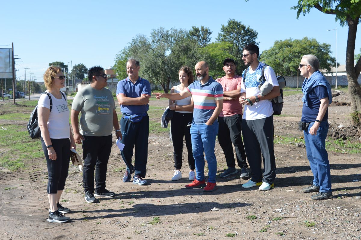 La Secretaría de Planificación puso en común el proyecto y avance de obras de Ciudad Deportiva a representantes de entidades relacionadas con el atletismo.