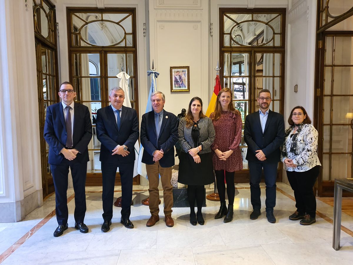 Morales presentó ante inversores españoles el potencial del desarrollo energético jujeño y argentino