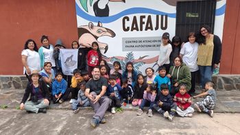 estudiantes de la puna visitaron la muestra gato andino en culturarte
