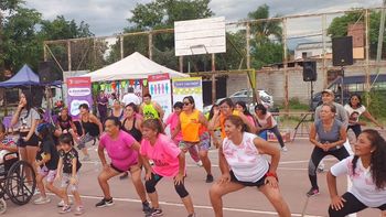 sigue a pleno verano en movimiento con adultos mayores