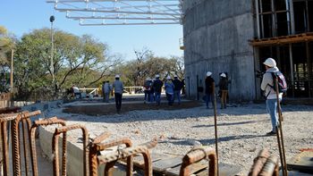 obras del lola mora: construccion de la sala de esculturas