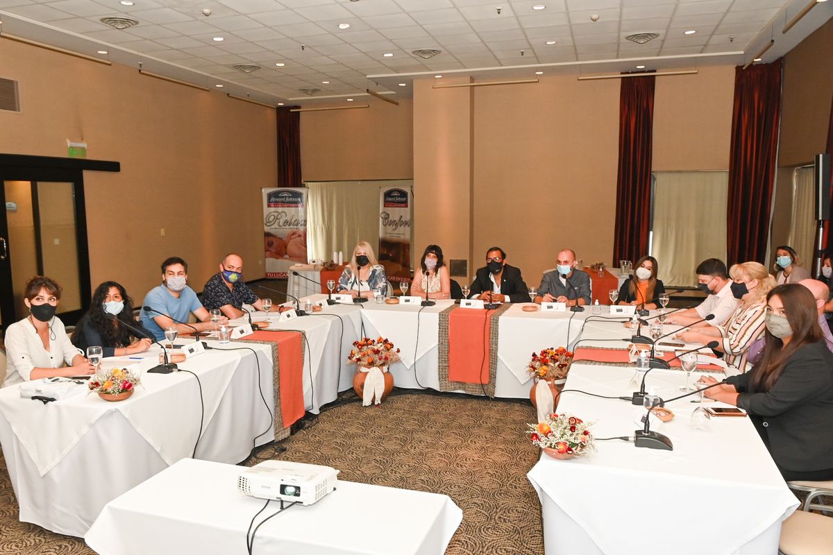 Firmaron convenios potenciando la actividad audiovisual en la región