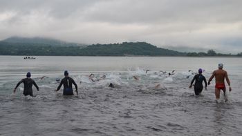 Triatlón en Jujuy: más de 150 atletas competirán este domingo en el dique La Ciénaga