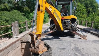 iniciaron las obras de reparacion del puente en b°huaico iniciaron las obras de reparacion del puente en b°huaico