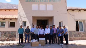 Manzur recorrió hospitales de Tilcara y Maimará