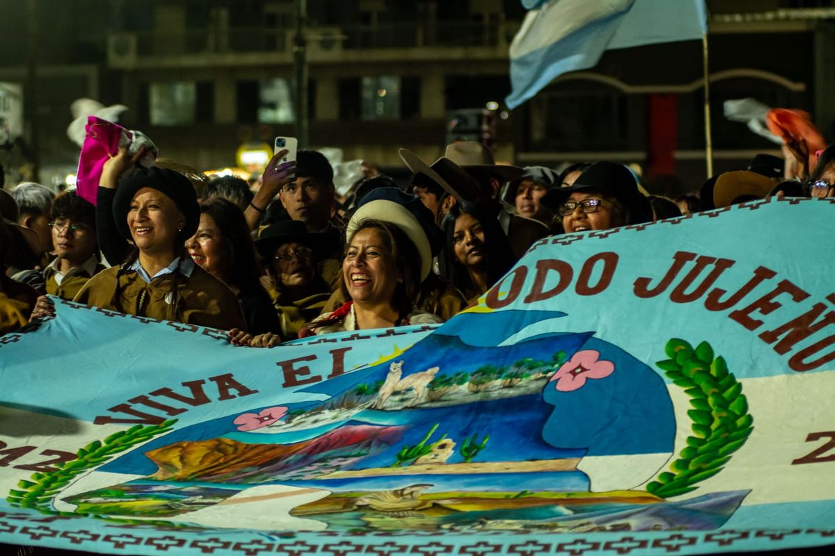 Sadir: La Marcha Evocativa expresó el orgullo de ser jujeño