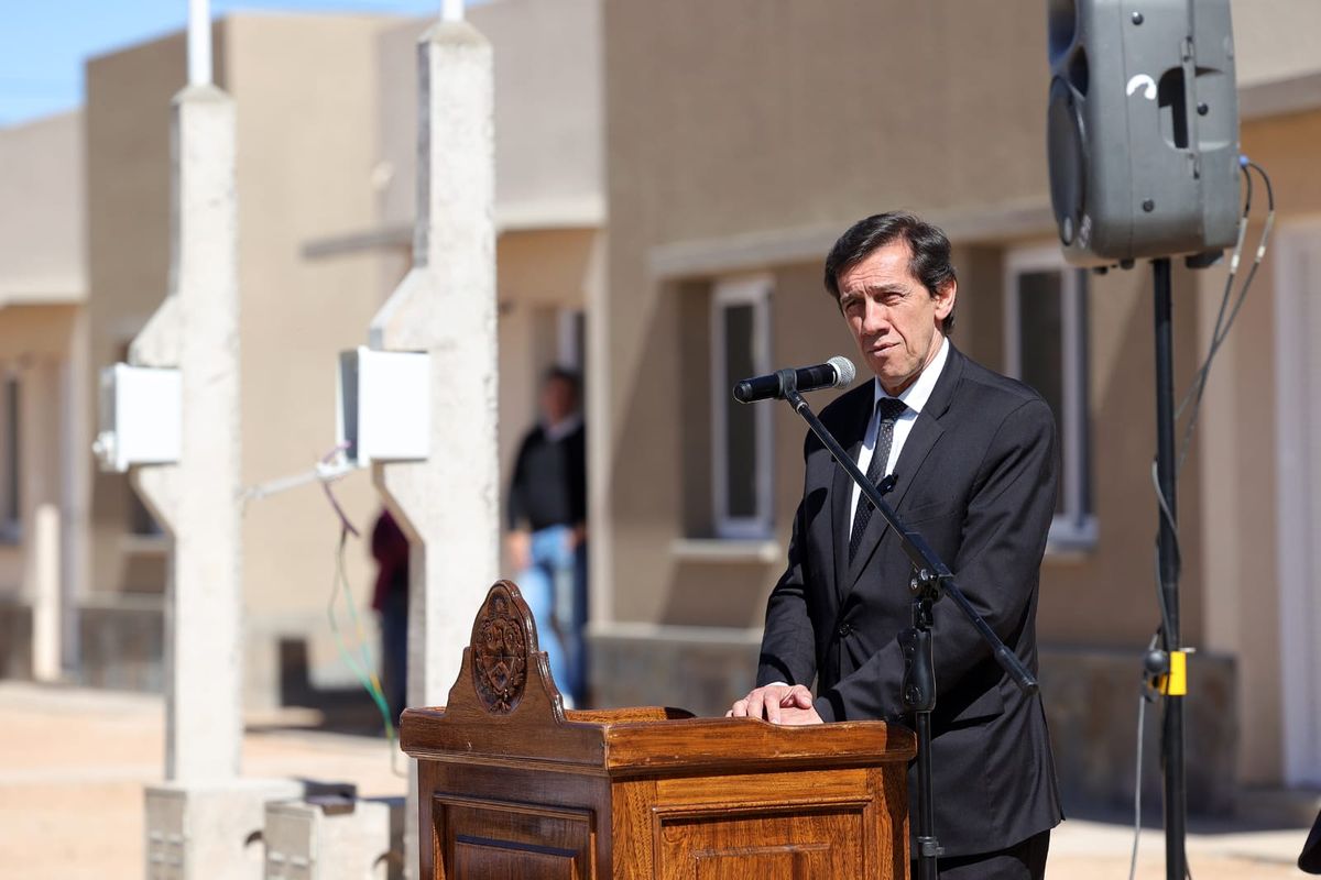 Sadir entregó las llaves de las viviendas a familias de Abra Pampa