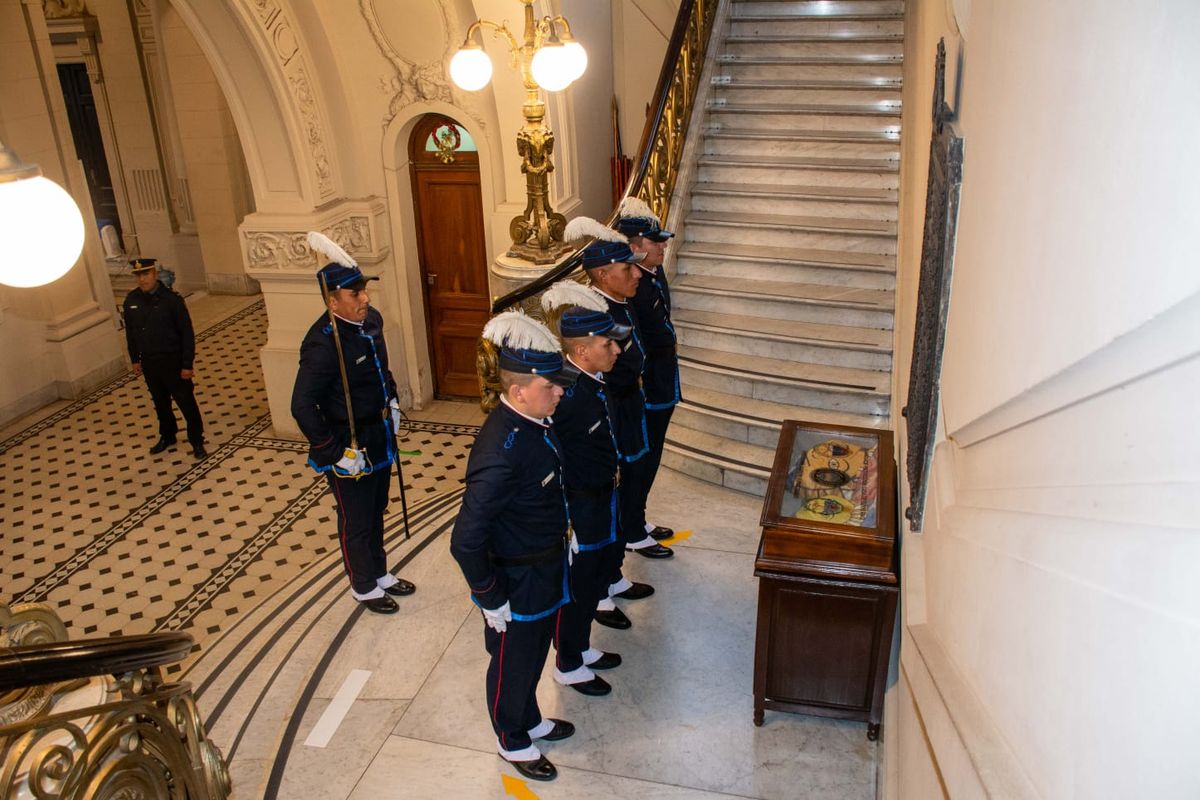 Bandera Nacional de la Libertad Civil: se realizó el tradicional cambio de Guardia de Honor Bandera Nacional de la Libertad Civil: se realizó el tradicional cambio de Guardia de Honor