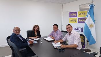 dialogo con comisionados para fortalecer politicas educativas