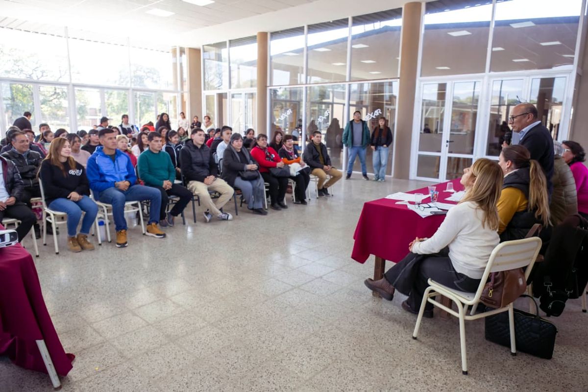 Vecinos y Municipio acompañan proyectos para construir dos edificios escolares en Perico Vecinos y Municipio acompañan proyectos para construir dos edificios escolares en Perico