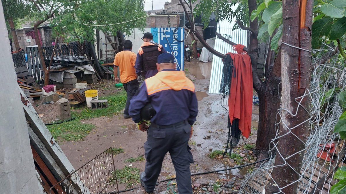 Emergencias asistió a familias damnificadas por las fuertes lluvias