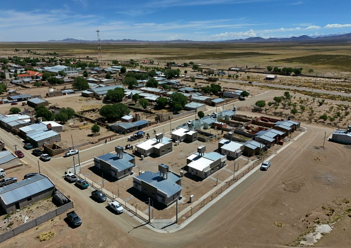 Sadir entregó viviendas en Puesto del Marqués