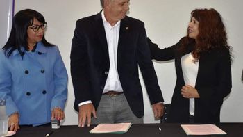 firma de convenio para implementar menu en formatos accesibles