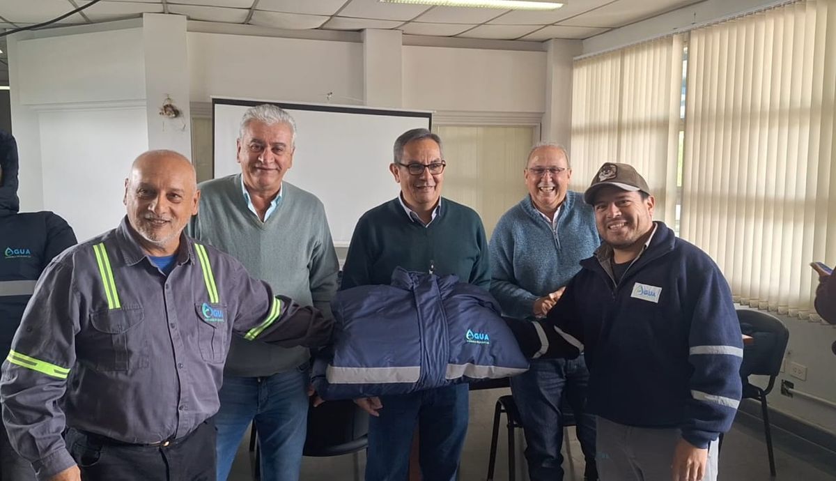 Agua Potable de Jujuy Renueva la Indumentaria del Personal Operativo y Administrativo de toda la Provincia