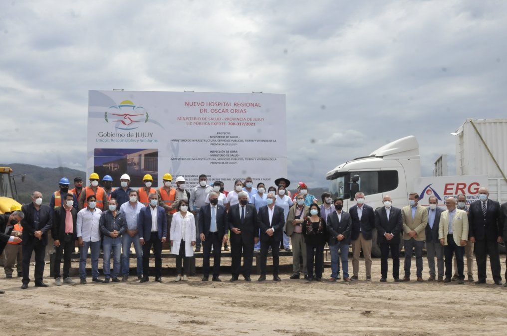 Morales y Bouhid pusieron en marcha la construcción del nuevo hospital regional en Libertador