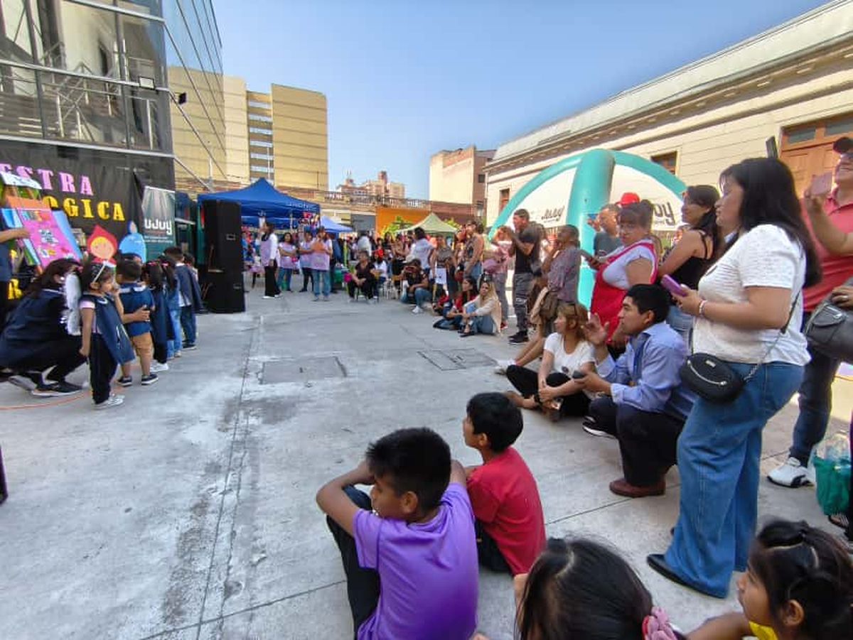 Muestra Pedagógica de CDI 2025 Un Viaje por los Saberes Muestra Pedagógica de CDI 2025 Un Viaje por los Saberes